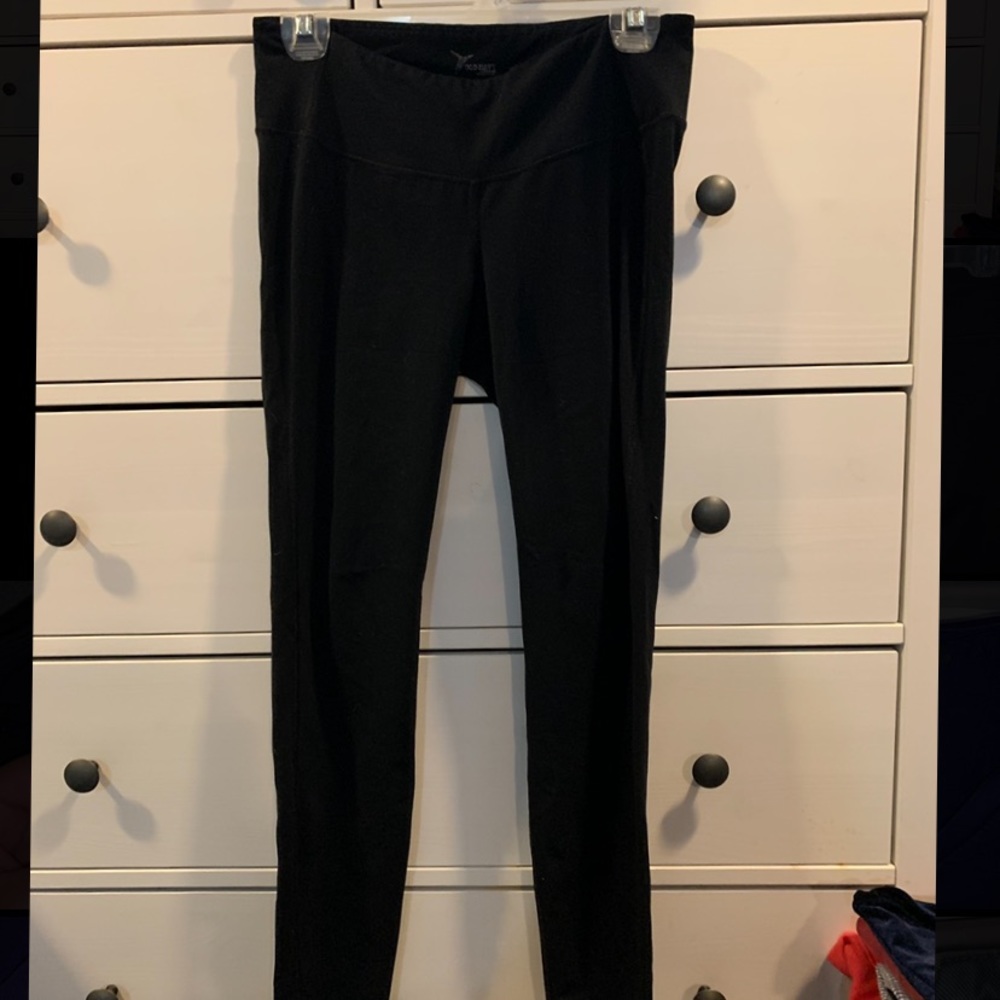 Black workout leggings